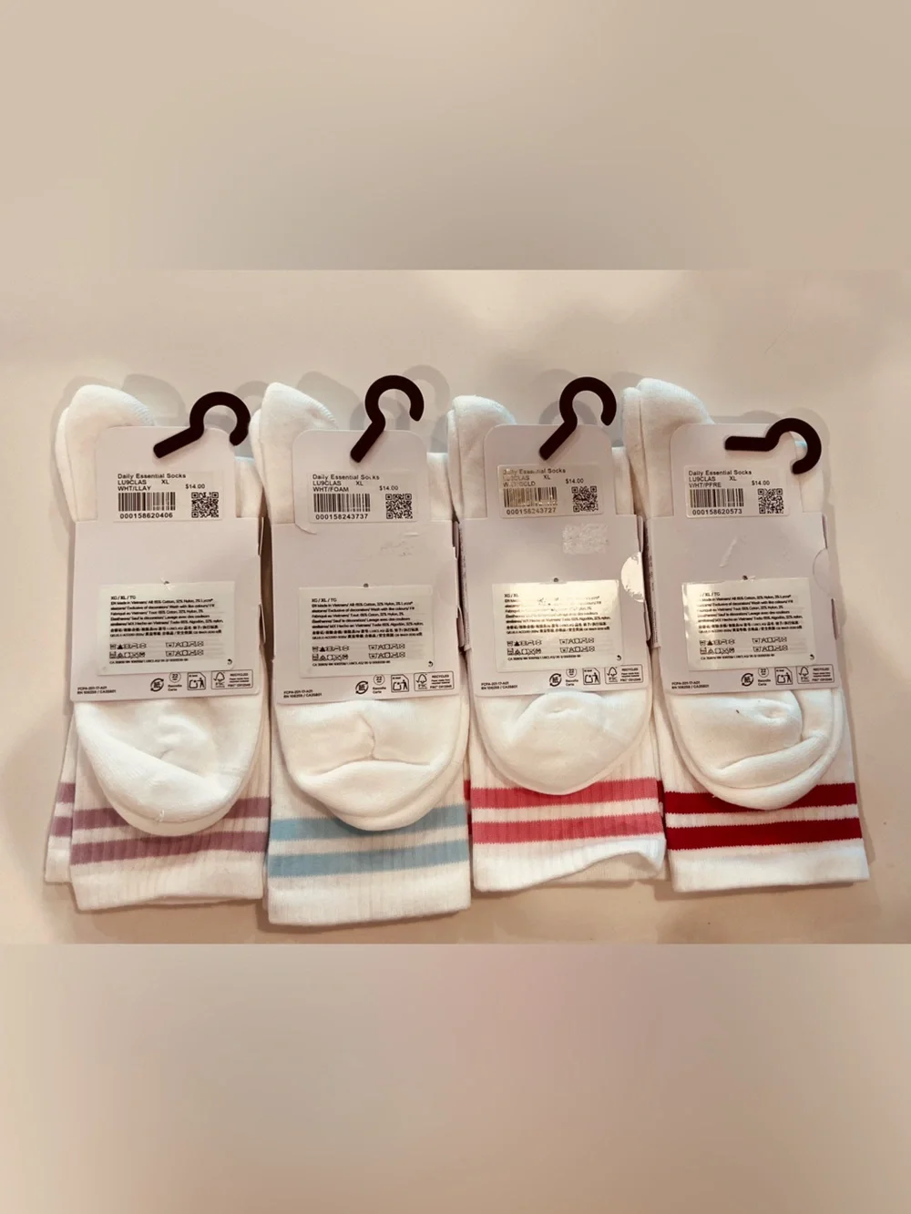 Lululemon Daily Essential Crew Socks Women’s XL 4 Pair Bundle NWT